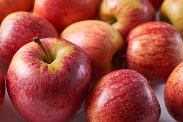 Health Benefits of Apples: Is It Safe for Diabetics? Nutritional Facts & Side Effects!