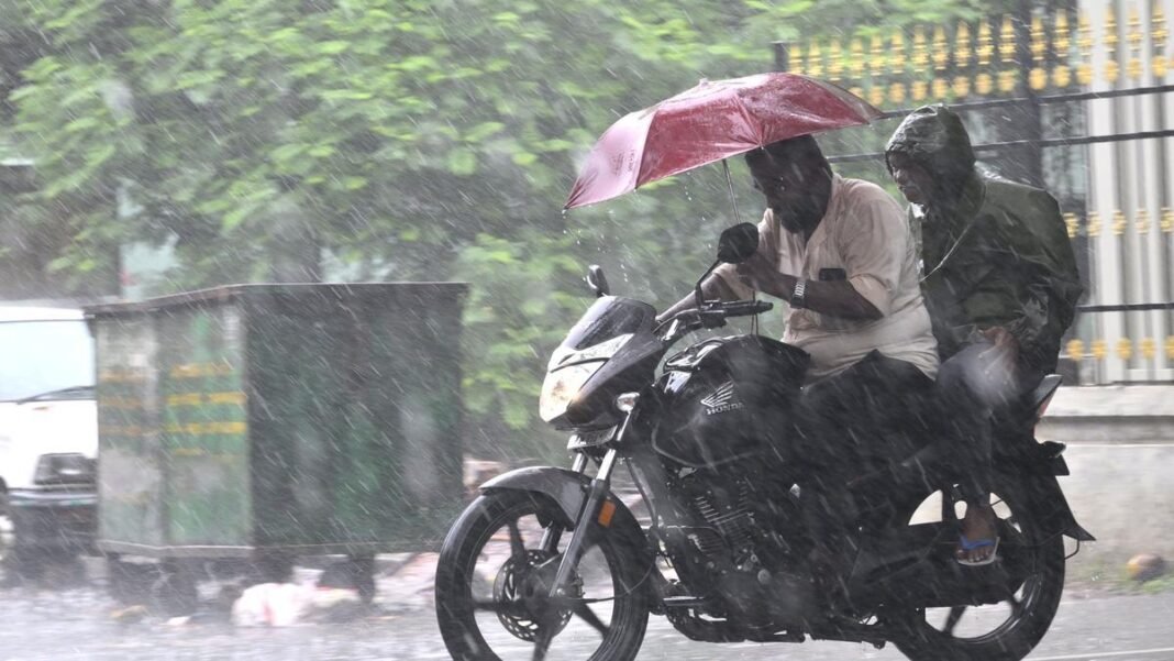 RED ALERT: 8 Districts Today! Cyclone Approaching! RED ALERT: 8 Districts Today! Cyclone Approaching!